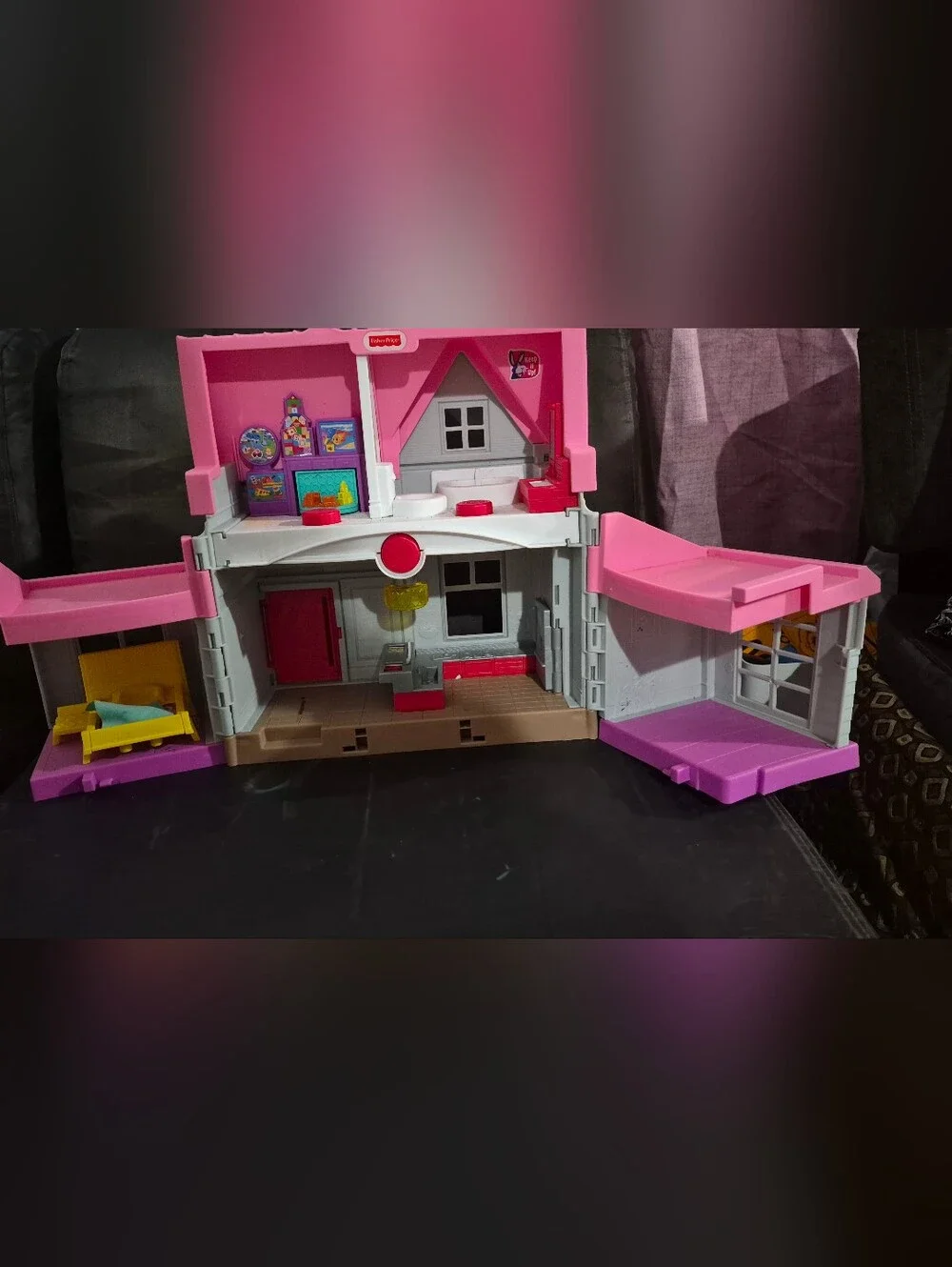 Fisher-Price Little People Big Helpers Pink Dollhouse